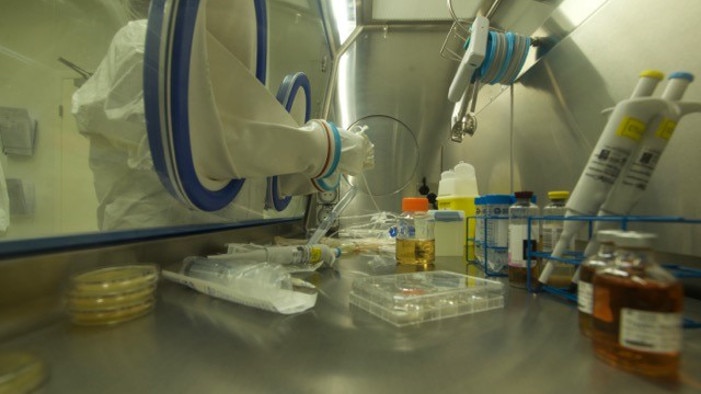 A cell therapy isolator in action Photo credit: Cellular Therapeutics Ltd.